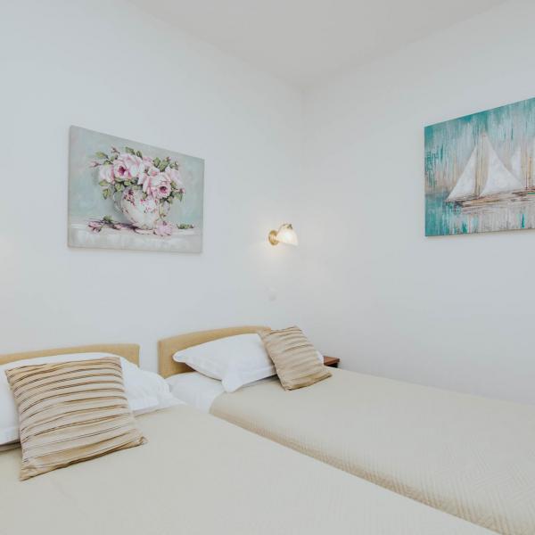 Villa Tina Economy01